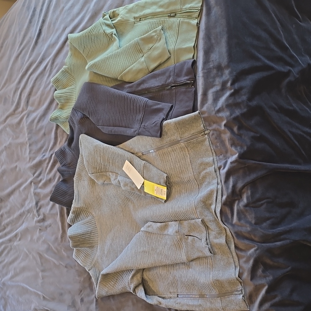 All in motion quilted pullovers XL